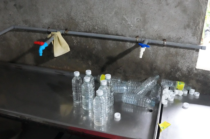 Xưởng sản xuất 60.000 lít giấm giả làm từ axit công nghiệp pha nước lã gắn mác 'lên men tự nhiên' - Ảnh 3.