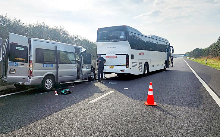 Biển tốc độ tối đa bằng tốc độ tối thiểu trên cao tốc: Đã chỉnh sửa lại biển báo toàn tuyến - Ảnh 2.