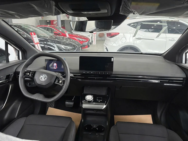 Tin tức giá xe: MG4 giảm giá kỷ lục 328 triệu đồng, giá ngang SUV C nay xuống ngang SUV A - Ảnh 4.