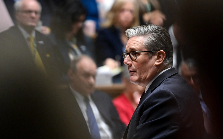 Thủ tướng Anh Keir Starmer kiên quyết không từ chức sau bê bối Epstein - Ảnh 2.