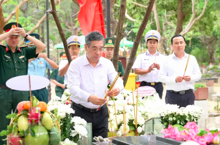 Ngày hội 'Xuân đoàn kết - Tết nghĩa tình' ở Côn Đảo - Ảnh 2.