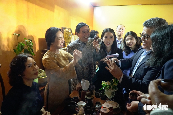 Happy Tết - Ảnh 2.