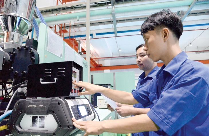 Việt Nam vững vàng hơn giữa biến động - Ảnh 6. Việt Nam - Ảnh 6.