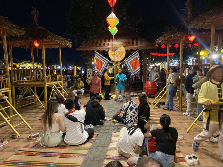 Đà Nẵng công bố loạt chương trình vui chơi dịp Tết, bắn pháo mở rộng ở phố cổ Hội An - Ảnh 2.