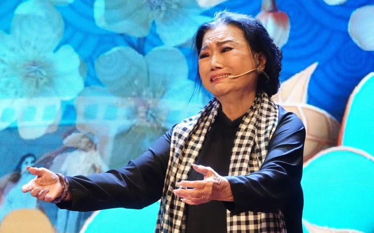 Kỳ nữ Kim Cương trở lại với Lá sầu riêng trong mùa Vu lan - Ảnh 2.