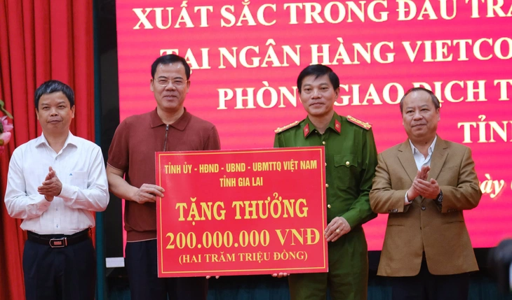 cướp ngân hàng - Ảnh 9.