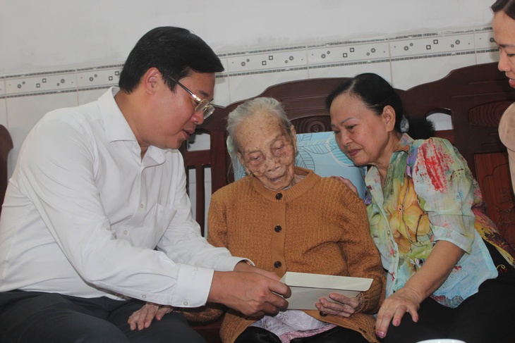 Cử tri Bình Phú tín nhiệm tuyệt đối Phó Bí thư Thường trực Thành ủy Lê Quốc Phong ứng cử HĐND TP.HCM - Ảnh 4.