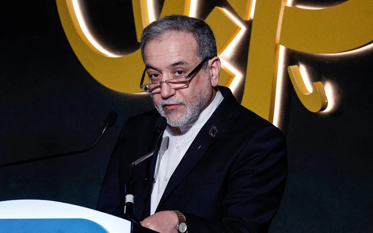 Đàm phán viên Mỹ thăm tàu sân bay ở Trung Đông, nhắc nhở Iran - Ảnh 2.