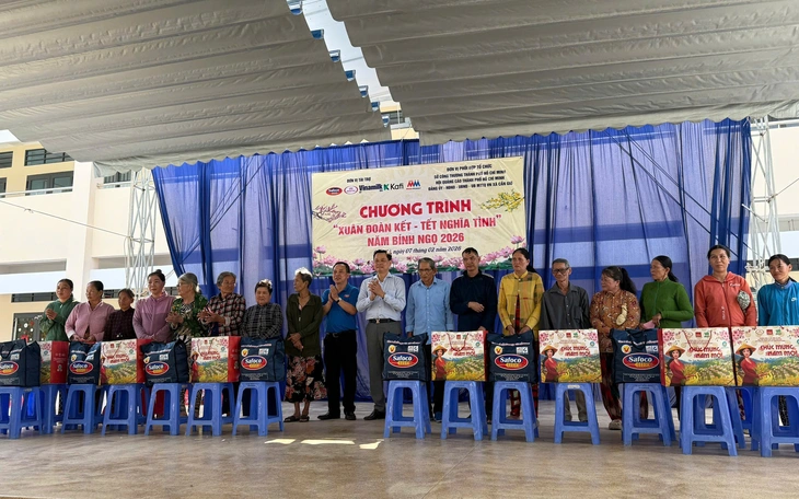 Cần Giờ rộn rã lễ hội khai xuân - Ảnh 5.