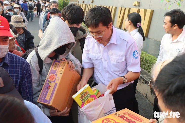 chuyến xe mùa xuân - Ảnh 2.