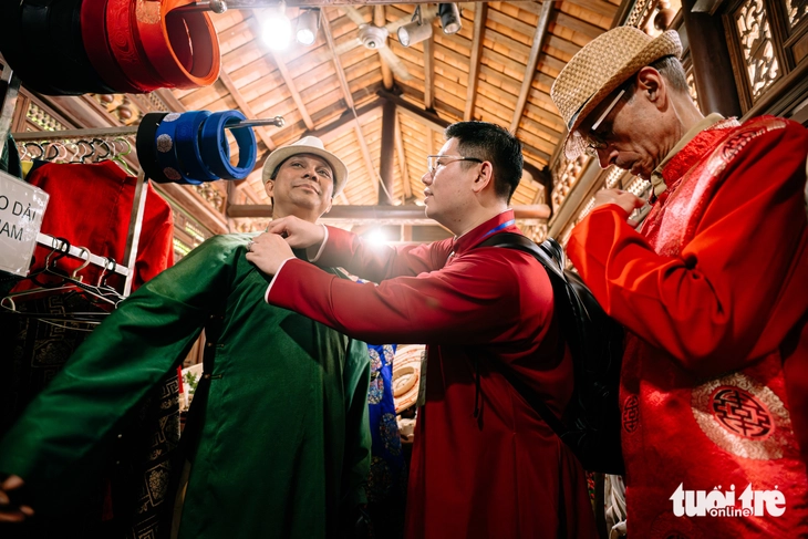 Tổng lãnh sự các nước du xuân, ấn tượng văn hóa Tết cổ truyền của Việt Nam - Ảnh 3.