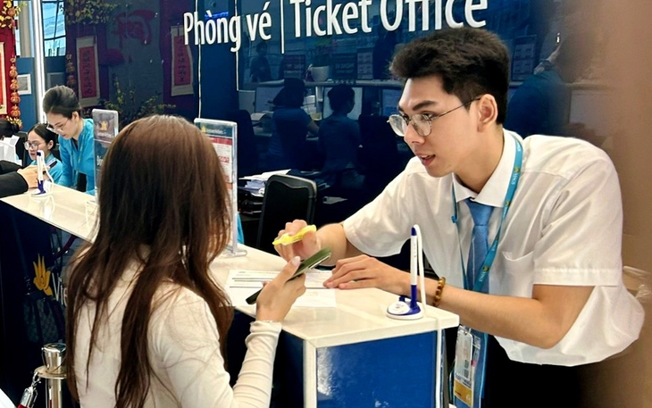 Mua sắm Tết, chơi công nghệ - Ảnh 2.