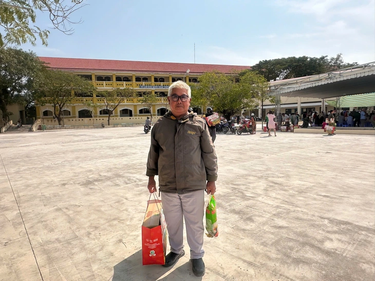 Trao 800 phần quà Tết đến với bà con Cần Giờ - Ảnh 8.