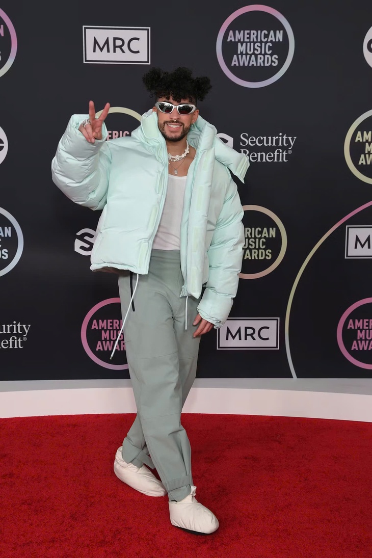 Bad Bunny - Ảnh 13.