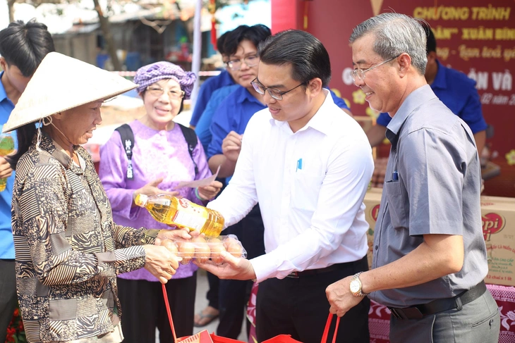 Tết về rộn ràng trên xã đảo Thạnh An và khu vực Cần Giờ - Ảnh 8.