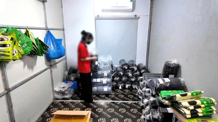 Phát hiện Công ty DANAFOOD sản xuất, buôn bán rong biển giả, thu giữ 7.000 sản phẩm  - Ảnh 3.