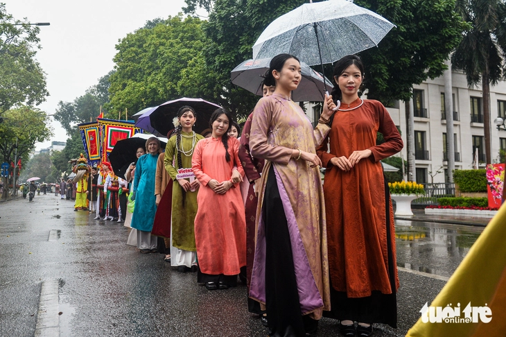 Tái hiện Lễ Mở cửa Ô, mở đầu mùa xuân Thăng Long, Hà Nội - Ảnh 6.