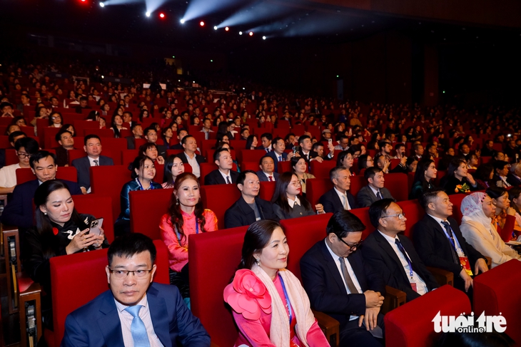 Chủ tịch nước Lương Cường đọc thư chúc Tết kiều bào xa Tổ quốc tại chương trình Xuân quê hương - Ảnh 4.