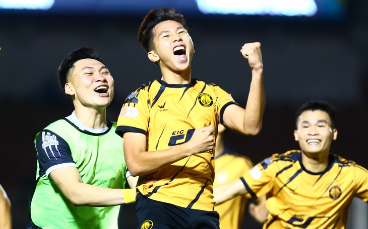 HLV Lê Huỳnh Đức lo cầu thủ thiếu chuyên nghiệp dịp Tết - Ảnh 2.