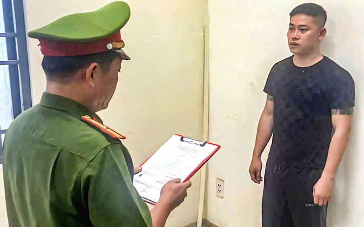 Cho vay lãi nặng qua mạng lên đến 530%/năm, 2 người bị khởi tố - Ảnh 3.