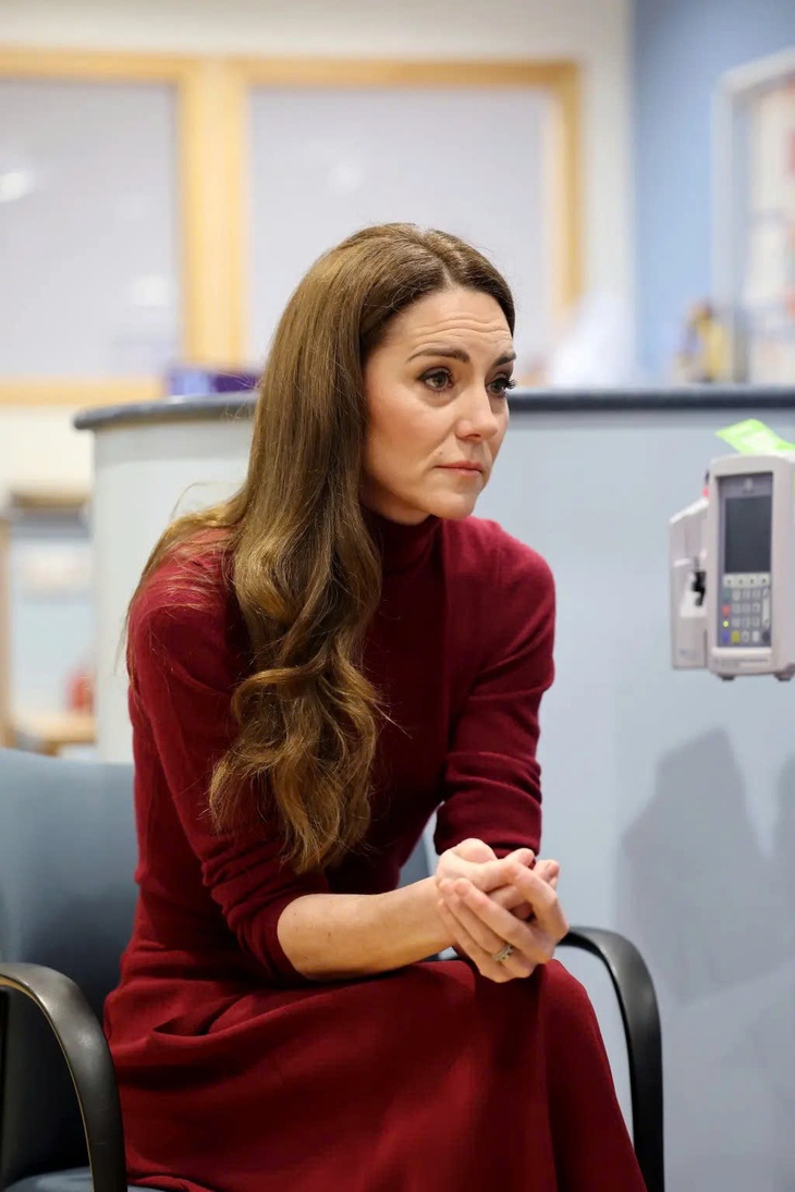 Kate Middleton sợ hãi nhớ về thời gian chiến đấu với bệnh ung thư - Ảnh 2.