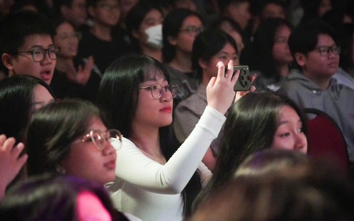 Khi giờ học ngữ văn thành "hành trình trẩy hội" - Ảnh 7.