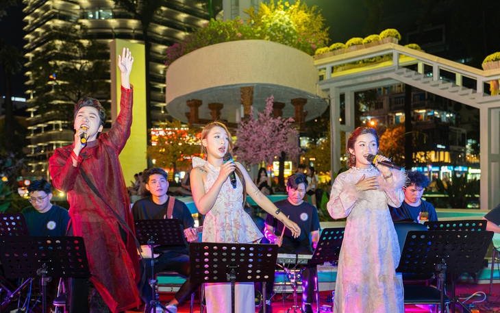 Xuân về từ công viên, vườn hoa ở TP.HCM - Ảnh 10.