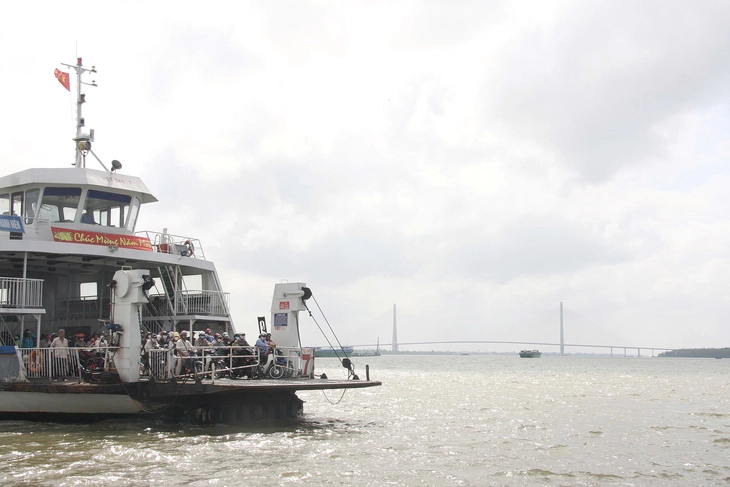 Những chuyến phà thương nhớ ở phương Nam - Kỳ 3: Đi mau kẻo trễ chuyến phà đêm qua bến bắc Cần Thơ - Ảnh 2.