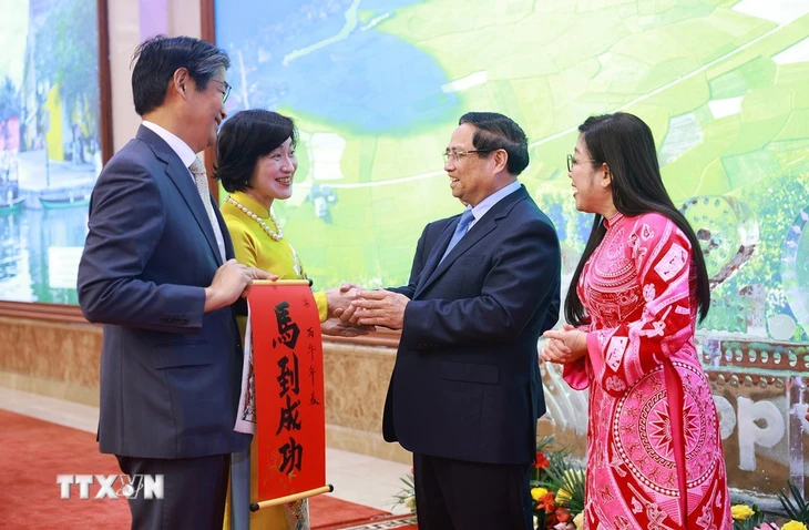 Thủ tướng kêu gọi các nhà ngoại giao nước ngoài cùng thực hiện '3 tạo lập' - Ảnh 2.