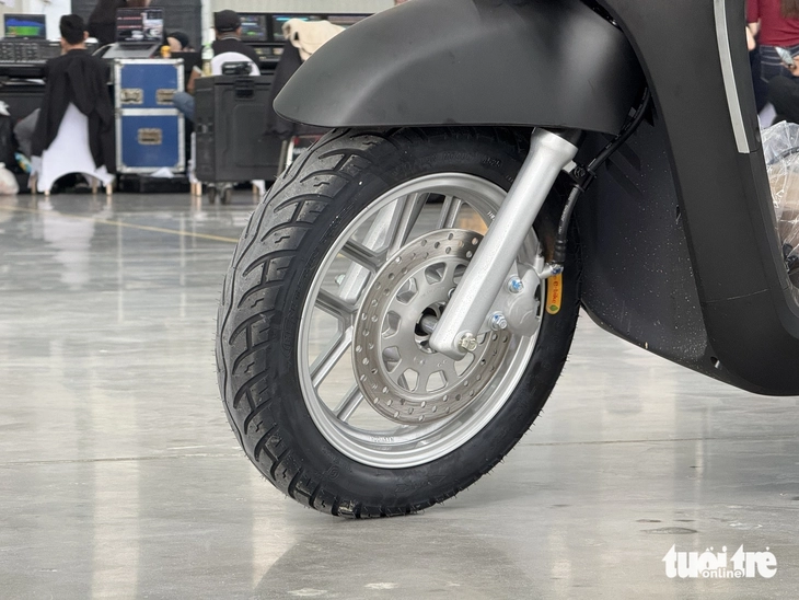 Yadea Osta - Ảnh 16.