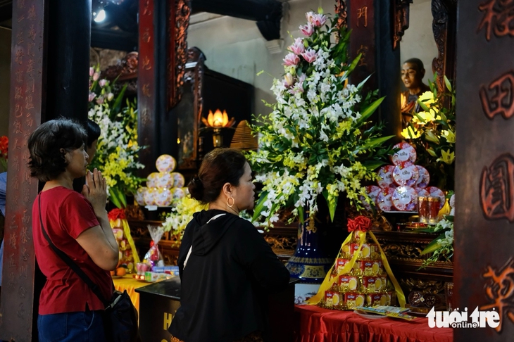 Những ngôi chùa hot nhất dịp rằm tháng giêng ở Hà Nội - Ảnh 5.