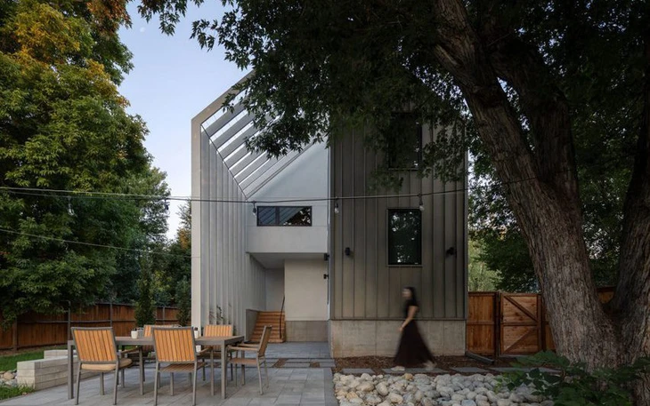 Mở rộng căn nhà phố nhỏ bé bằng cách xây thêm mái nhà - Ảnh 16.