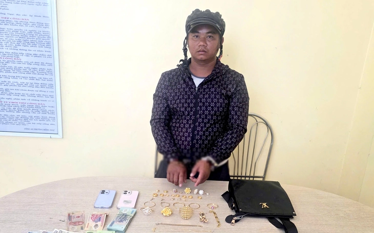 Giả danh đơn vị thi công cắt trộm cáp quang, bị công an phát hiện - Ảnh 2.