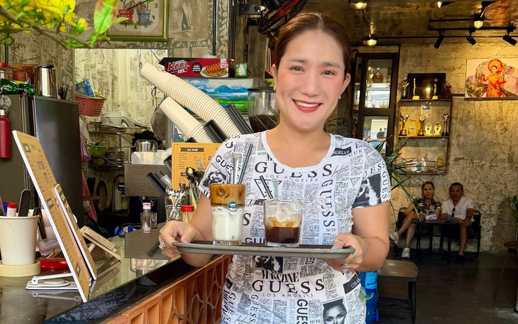 Quốc Trường 'nổi đóa' vì tin đồn cưới Tiểu Vy nhưng bị chê... già   - Ảnh 4.