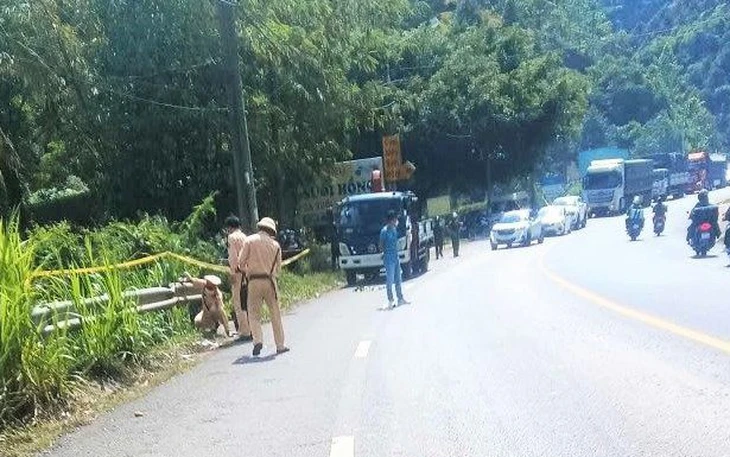 Cùng lúc, phát hiện hai thi thể trôi dạt vào bờ biển Quảng Ngãi - Ảnh 2.