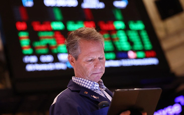 Định giá chứng khoán Việt Nam lùi về mức tương tự giai đoạn chấn động thuế quan Mỹ - Ảnh 3.