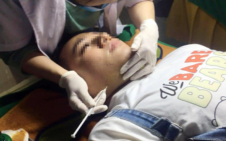 Hiểm họa từ việc làm da 'trắng sứ bật tông' - Ảnh 2.