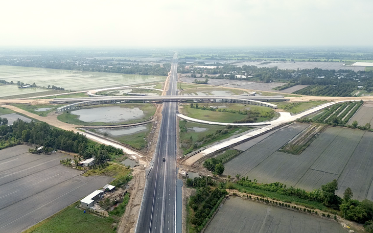 Đường cao tốc bị lún, bạn đọc hỏi đã biết trước nhưng sao không có giải pháp từ đầu?  - Ảnh 3.