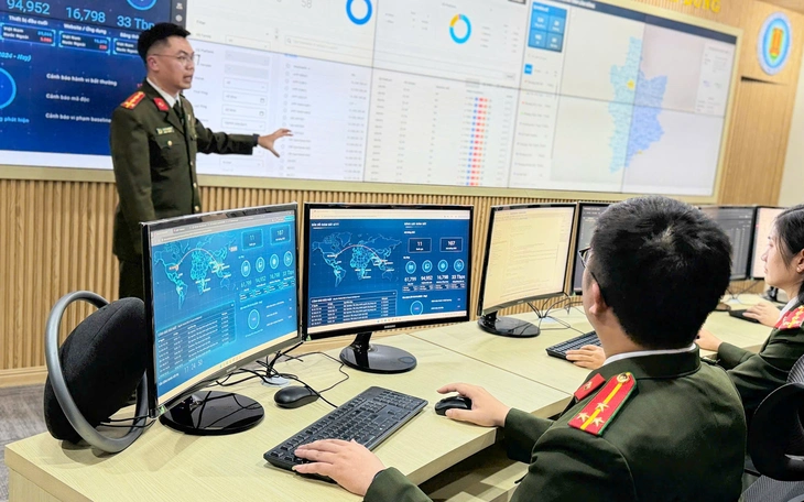 Bí thư Đảng ủy phường Thủ Đức Mai Hữu Quyết cam kết xây dựng tiêu chí phường hạnh phúc - Ảnh 3.