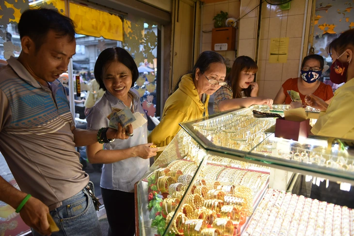 Giá vàng, bạc hồi phục mạnh - Ảnh 1.