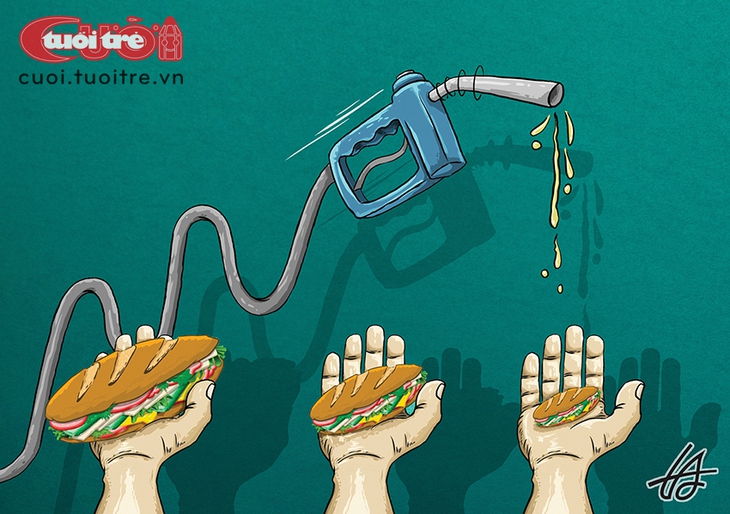 Nhai bánh mì ngắm biểu đồ giá xăng - Ảnh 1.