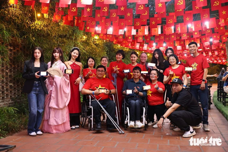 Lần đầu tiên tổ chức ngày hội cho hơn 8 triệu người khuyết tật Việt Nam - Ảnh 1.