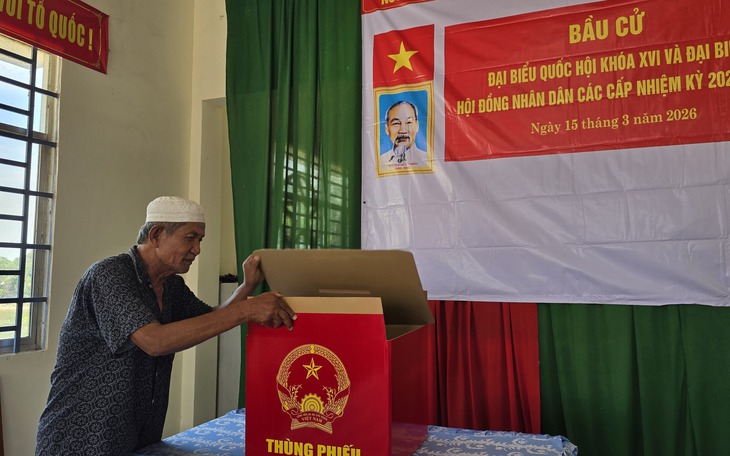 Rực rỡ các điểm bầu cử miền núi Đà Nẵng hướng về ngày hội non sông - Ảnh 15.