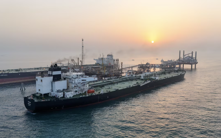 Bất chấp thông báo xả kho dầu kỷ lục, giá dầu vẫn tăng vọt gần 100 USD/thùng - Ảnh 2.