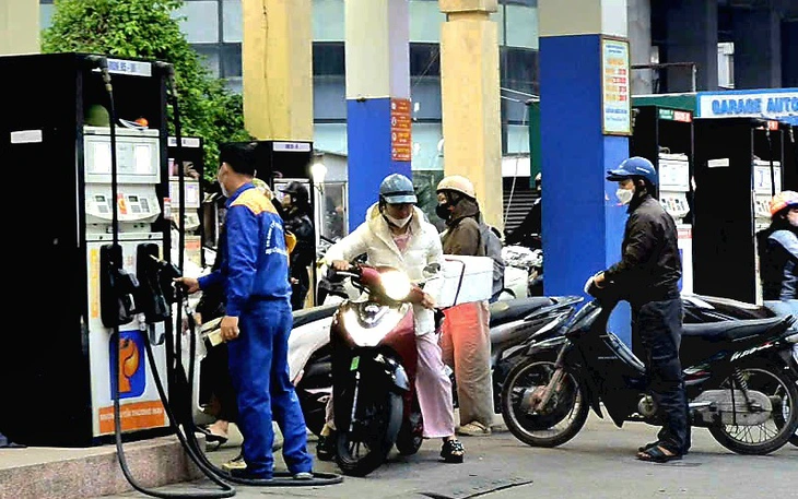 Ứng phó giá xăng dầu: Sớm thiết kế gói hỗ trợ nền kinh tế - Ảnh 7.