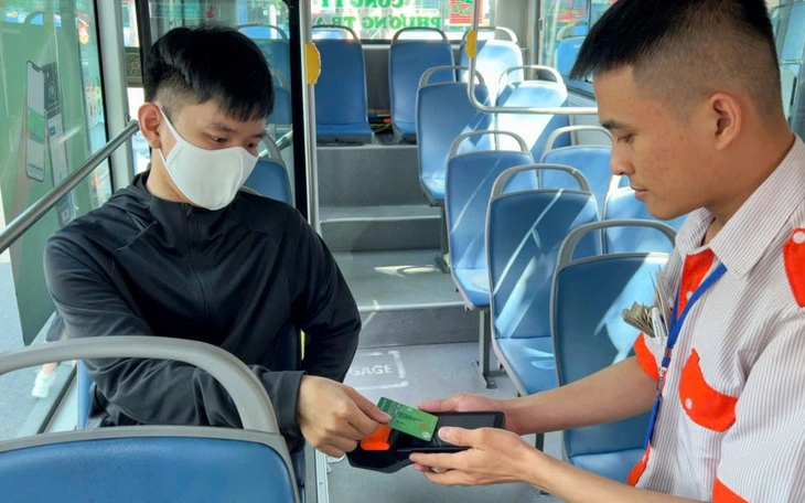 Xe buýt ngày càng "xanh" - Ảnh 2.