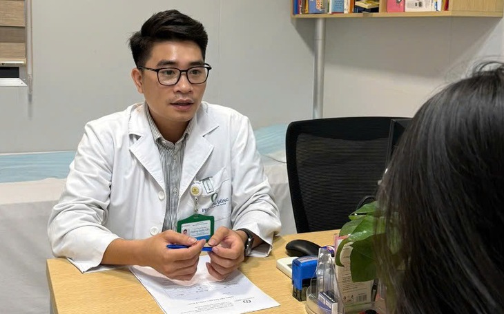 Thiếu nữ 15 tuổi loạn thần do dùng điện thoại nhiều đêm, công an hỗ trợ điều trị - Ảnh 3.