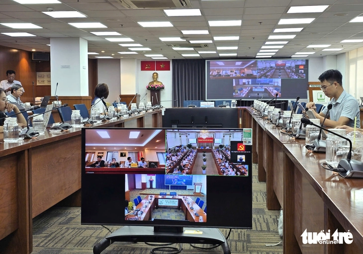 Chủ tịch UBND TP.HCM: Phải làm nhanh hơn, mạnh hơn để tăng trưởng hai con số - Ảnh 2.