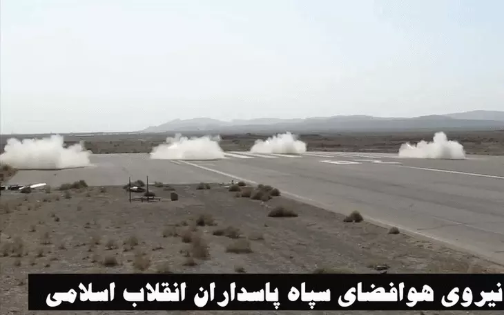 Ông Trump lại nói về việc hộ tống tàu dầu qua Hormuz và 'thời gian chiến sự' với Iran - Ảnh 2.