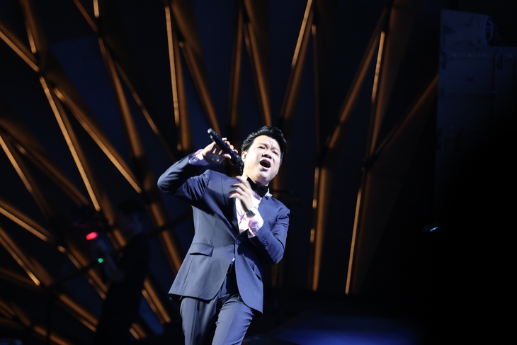 Concert Mùa chim én bay của Vũ Thắng Lợi ca ngợi những ‘trái tim Việt Nam’ - Ảnh 5.